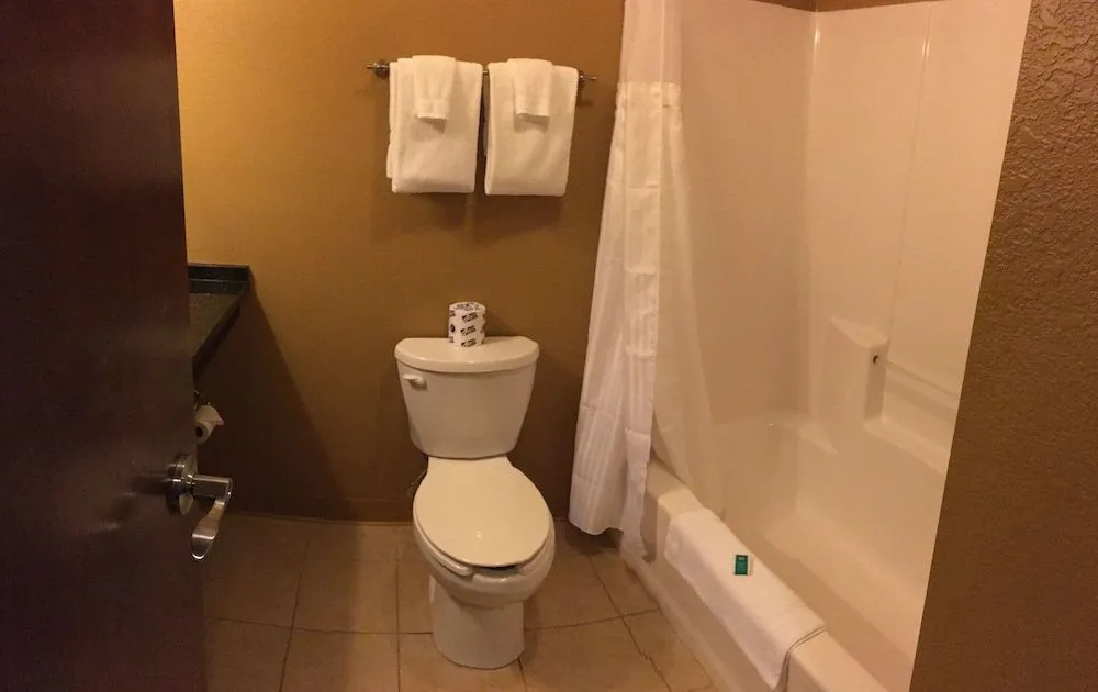 Woodlake Lodge Golf and Country Club