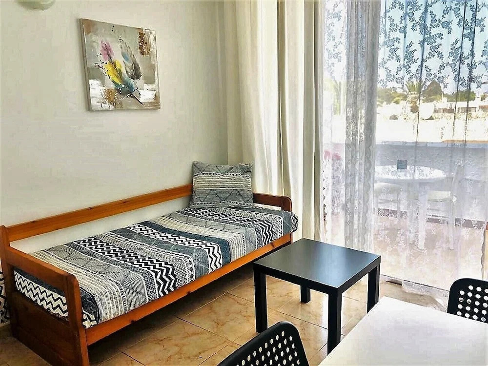 Cozy Apartment With Pool