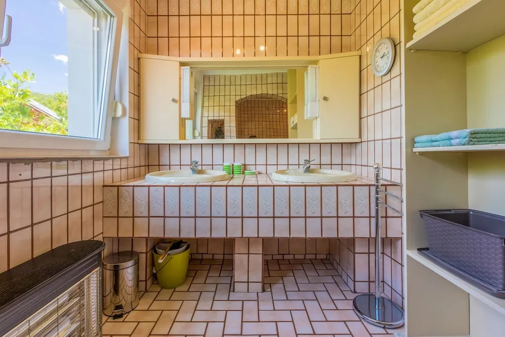 Apartment Schildy