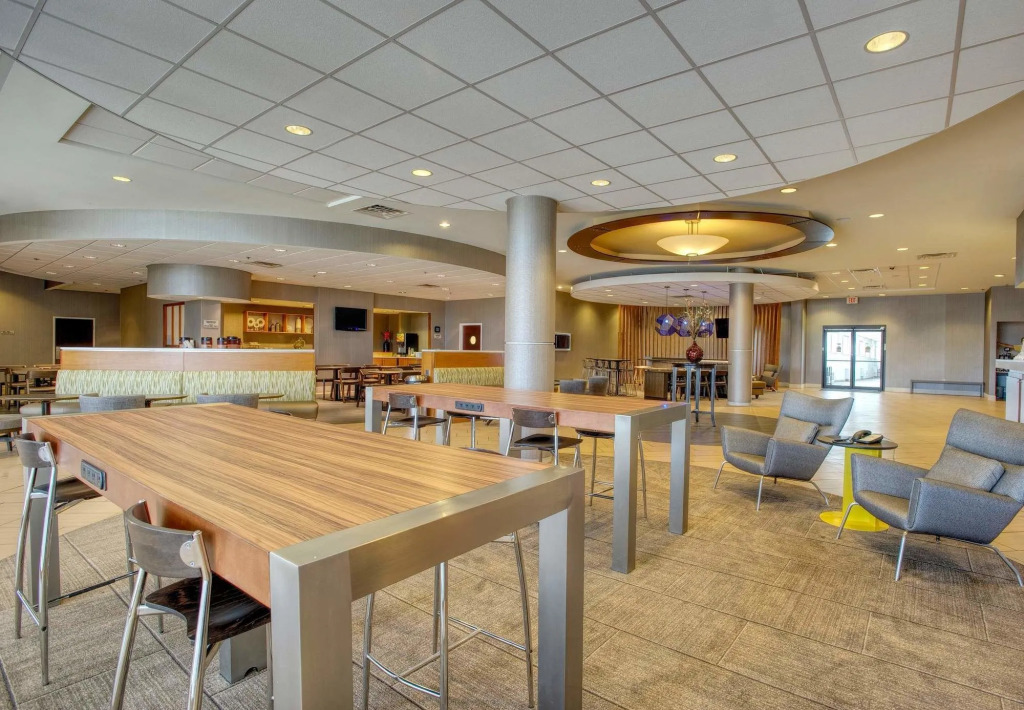 SpringHill Suites by Marriott Lawrence Downtown