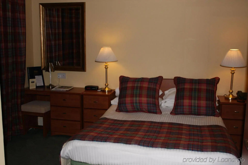 Loch Kinord Hotel