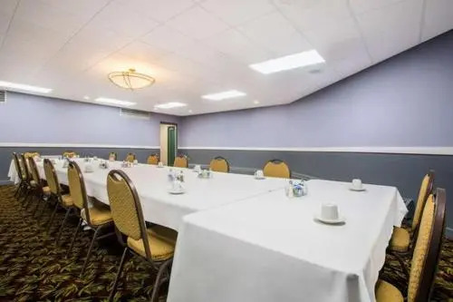 Americinn Hotel & Suites - River Front