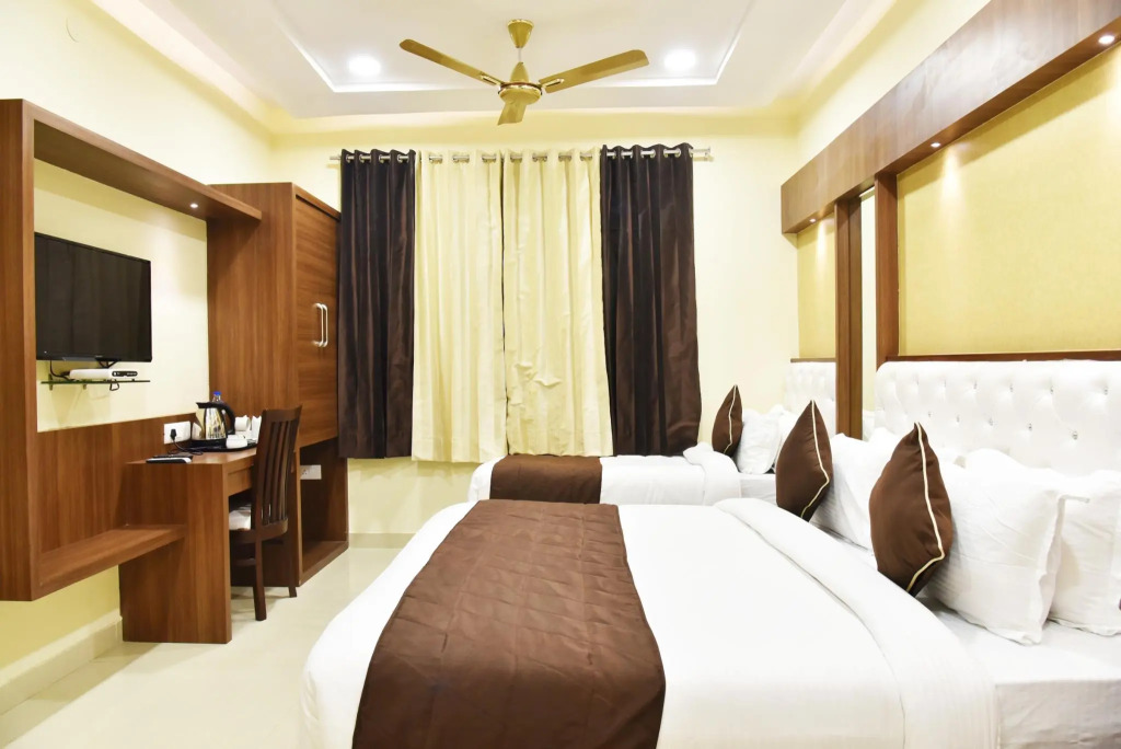 Hotel Amritsar International 2 min walk from Amritsar Bus Stand