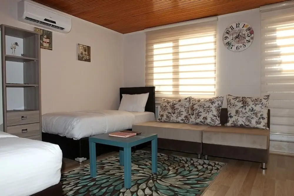 Noi Suites