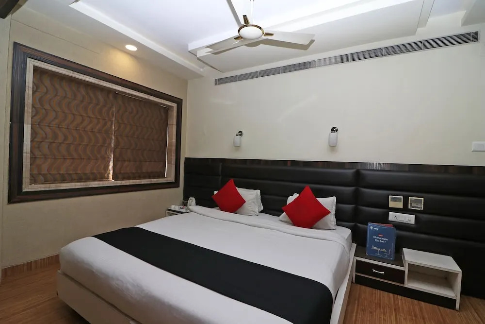 Capital O 1138 Hotel Emerald