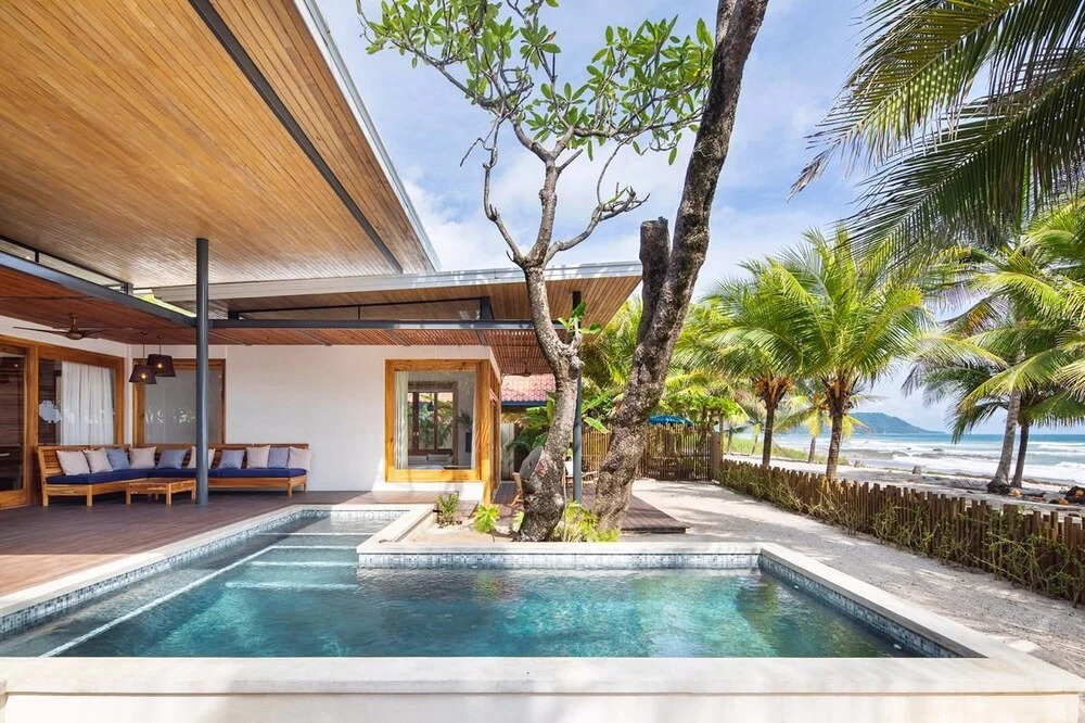 Luxury Beachfront Villa Akoya
