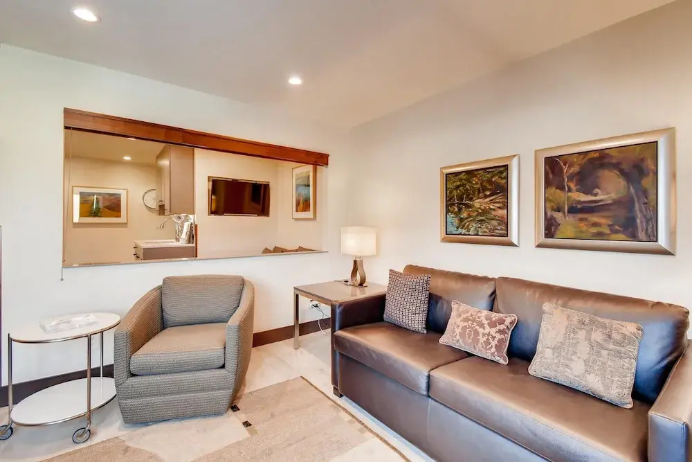Westwind 303 1BD 1BA Plat. Condo