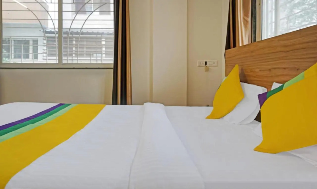 Itsy Hotels AY Plus Hotels