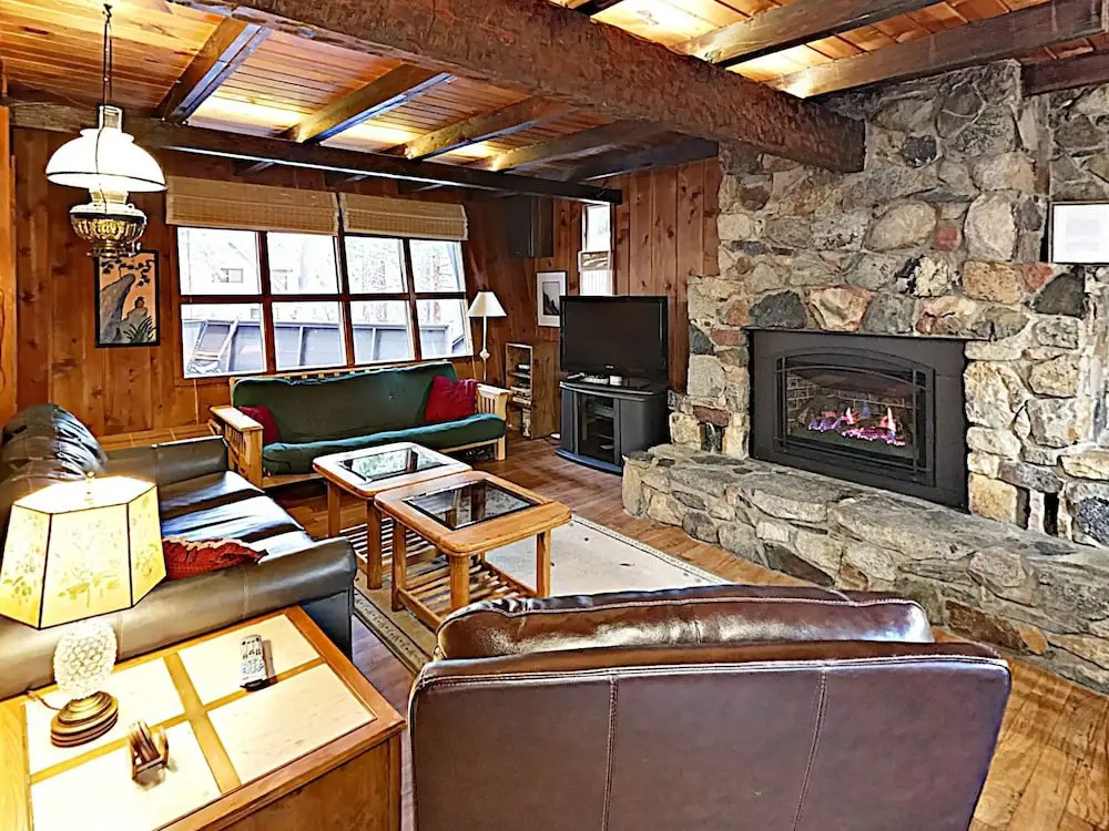 Becky's Boathouse 3BR by RedAwning
