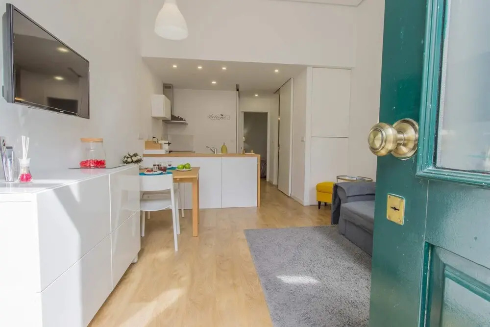 Guestready - Homely Apartment in Santa Catarina for up to 3 Guests, Lisbon