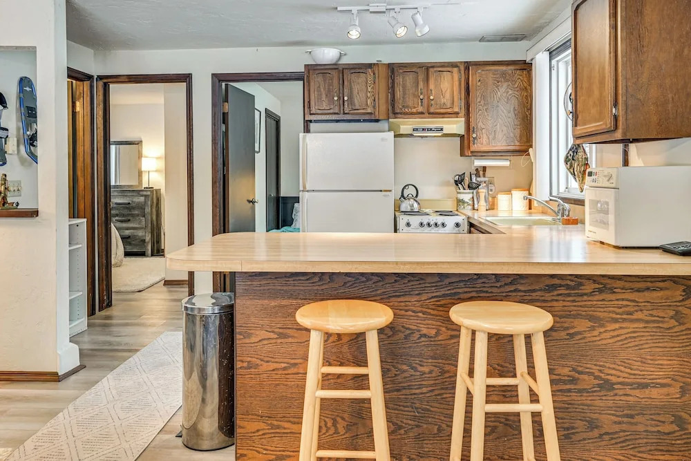 3 Mi to Windham Mountain: Pet-friendly Apt w/ Yard