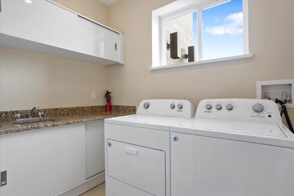 4 Bedroom 45 Bathroom Magic Village 3245 Bv