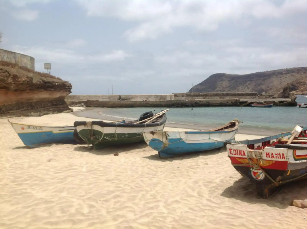 Casa Cabral : Big Apartment next to the beach