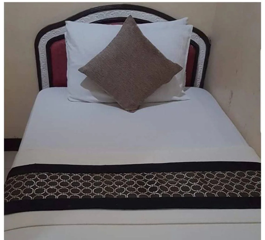 Roy's Cabin Suites