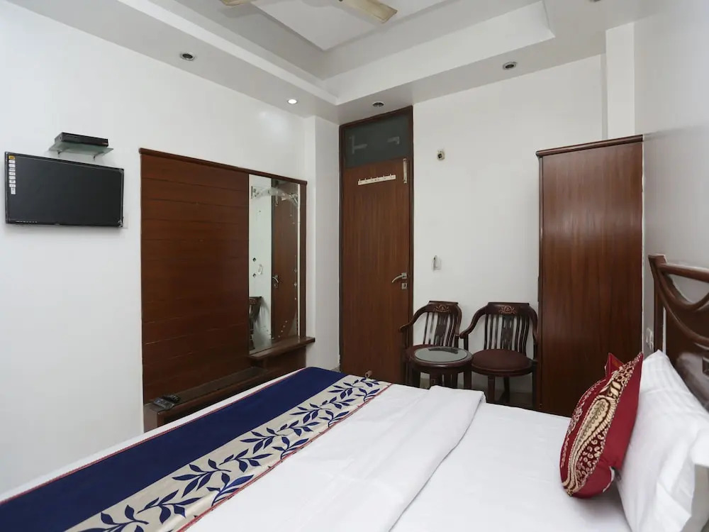 OYO 1660 Hotel Topaz