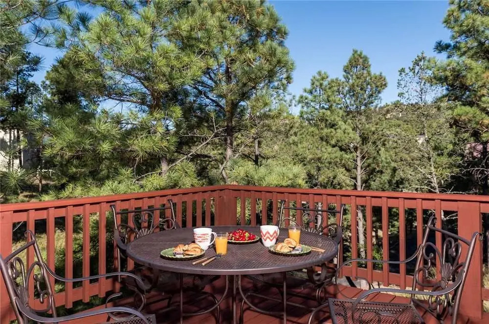 The Breathe Inn - Two Bedroom Cabin with Hot Tub