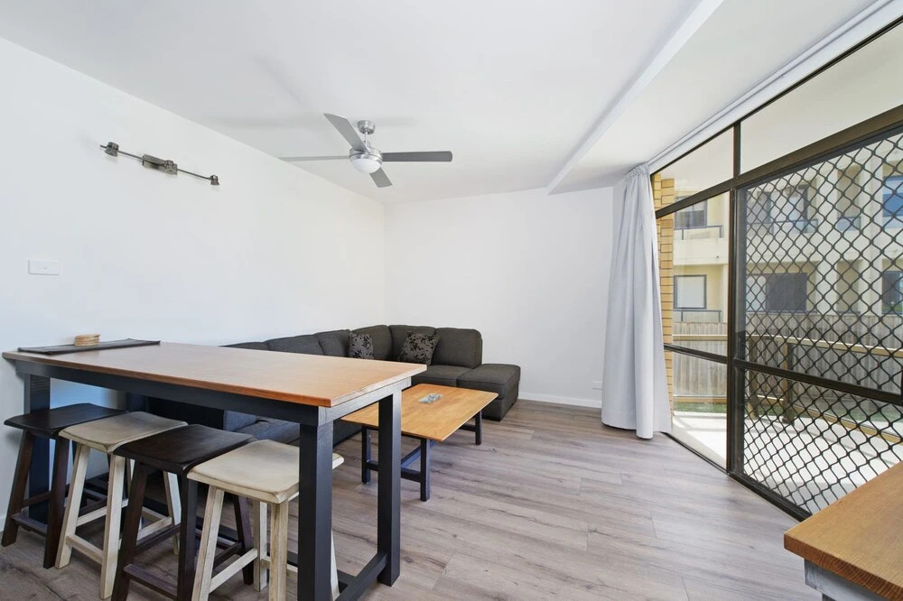 Flynns Beach Apartments 4, 41 Pacific Drive