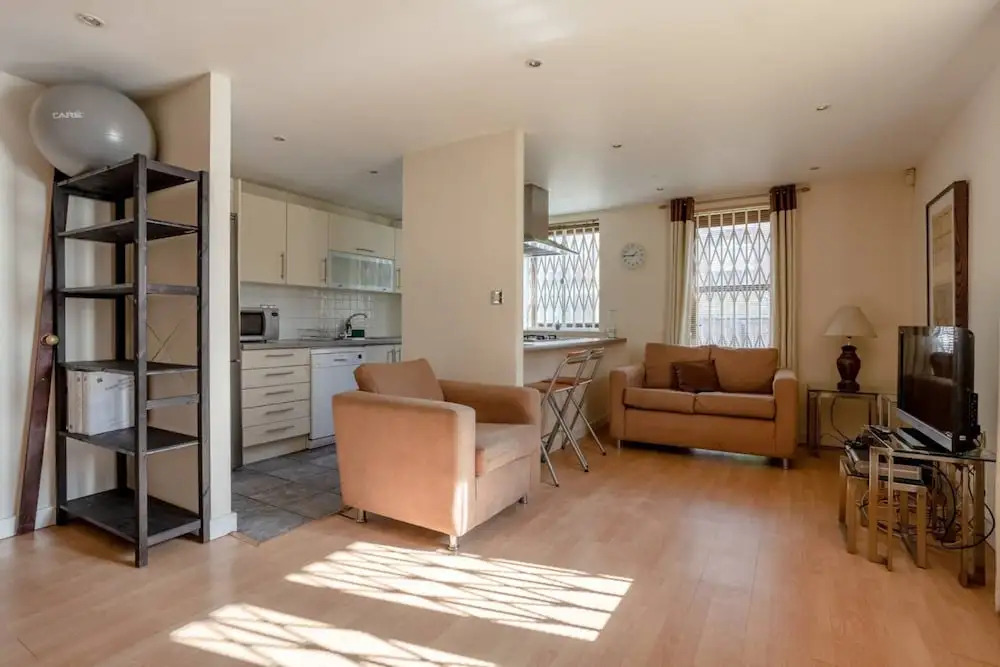 Spacious 4 Bedroom Home in Marylebone