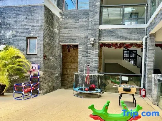 Hailai Courtyard Villa B&B