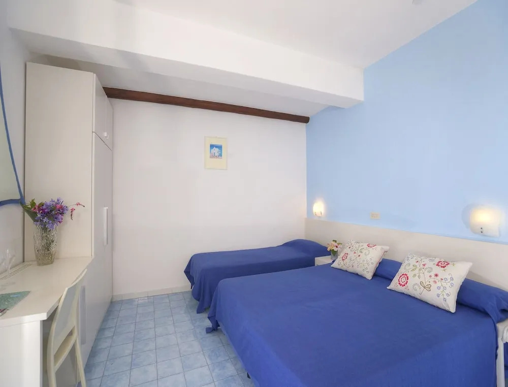 Room in B&B - Ischia Forio for 2, Thermal Water and Sea- Imperamare