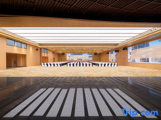 Rig Holiday International Hotel