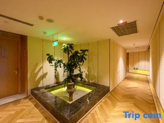 Yizhuu Hotel (Ningbo Railway Station Liyuan South Road Subway Station)