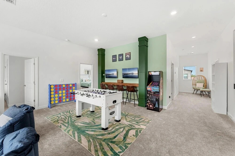 435 Strand Dr