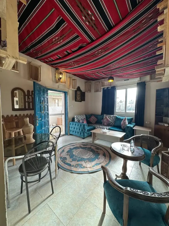 JRE Antica Old Apartment Al-lwebdeh