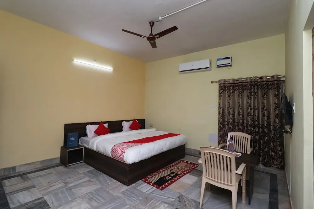 Oyo 30710 Maa Banadurga Homestay