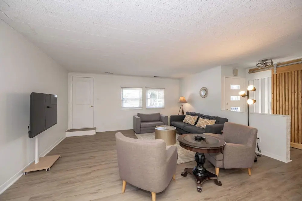 The Grand Elm Suites Sleeps 10