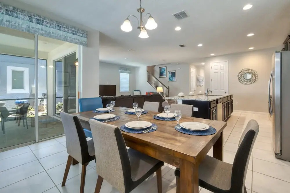 Jodie's Luxury Solara Home 6 Bedroom Home by Redawning