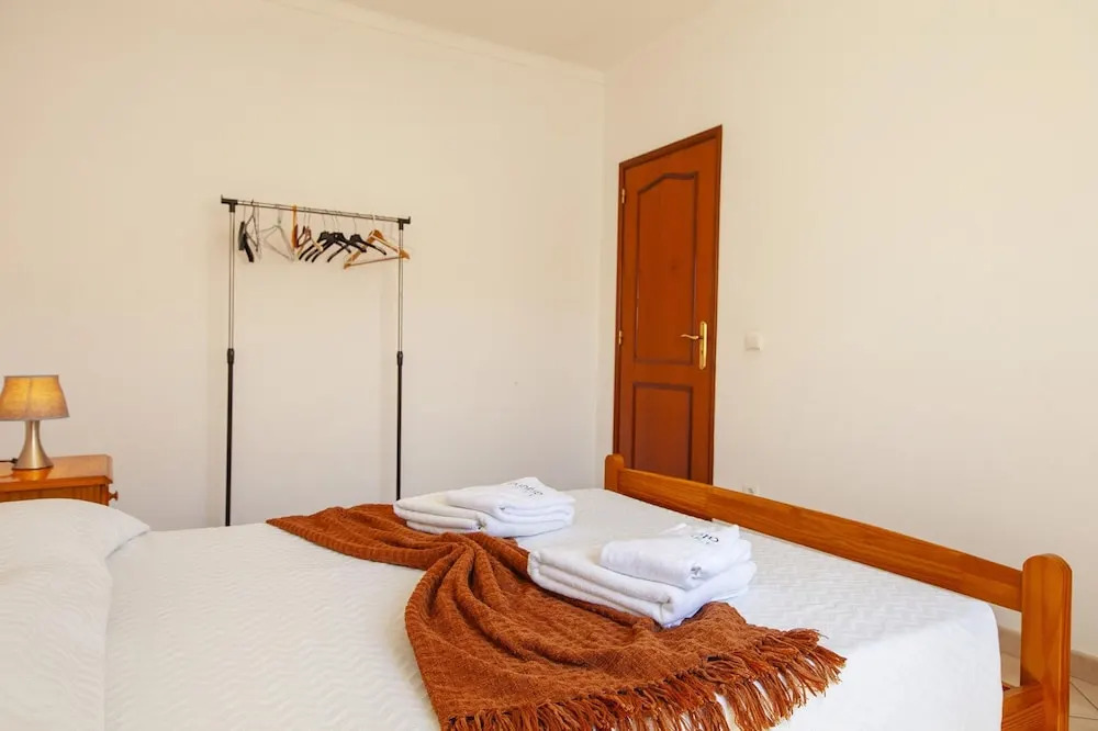 FF 02 - Bedroom 2 in Sea Breeze Guesthouse