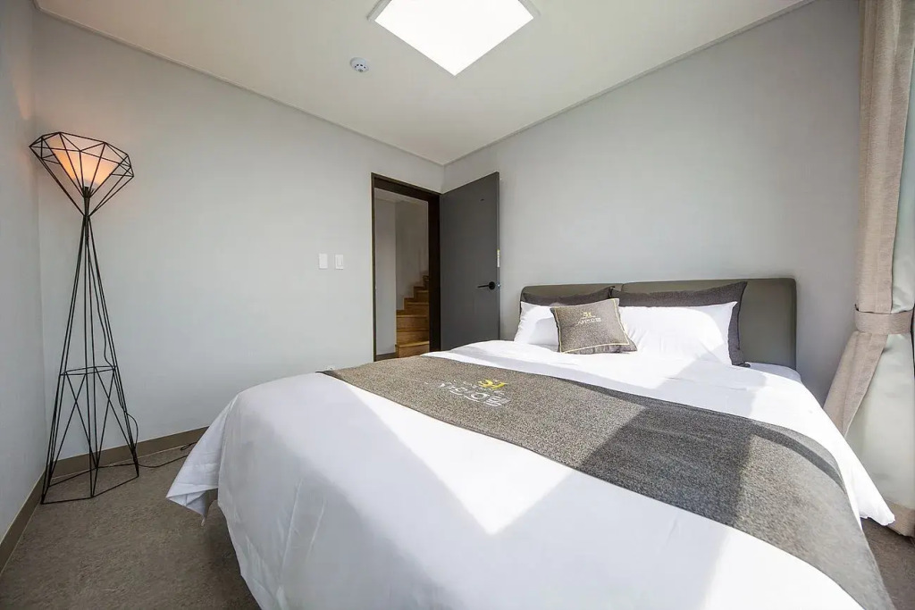 Shine Hotel