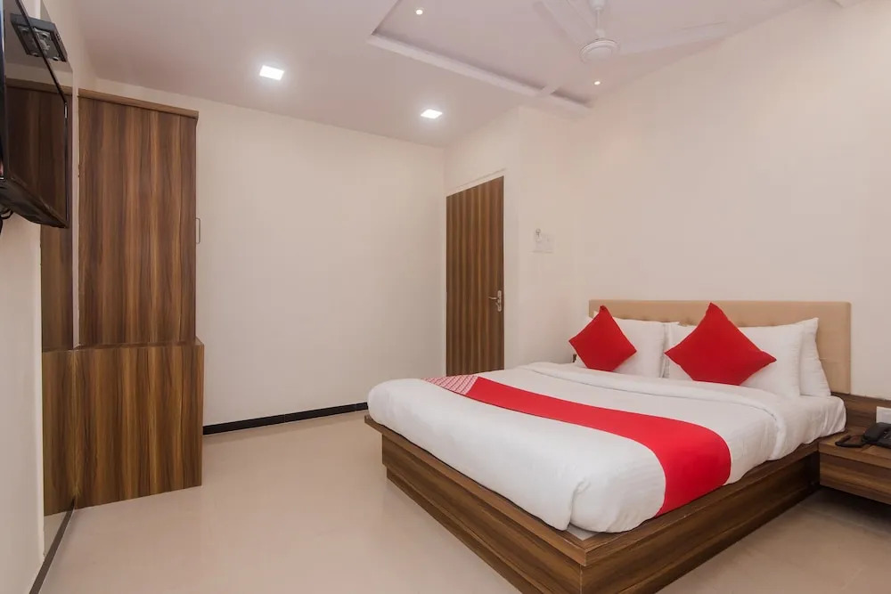 Galaxy inn By Glitz Hotels