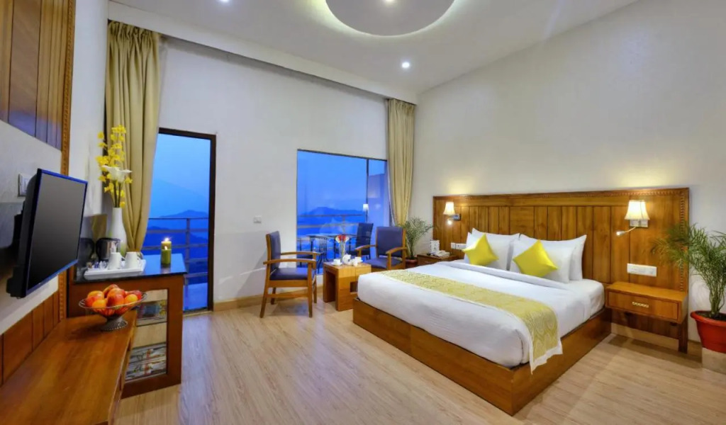 TreeHouse Chail Villas