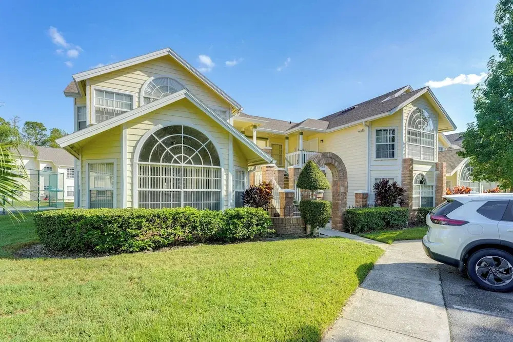 8 Mi to Disney: Resort-style Condo w/ Pool Access