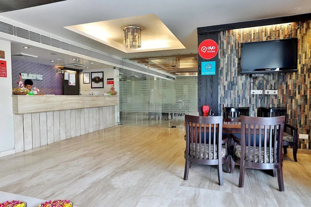 OYO 411 Hotel Relaxinn