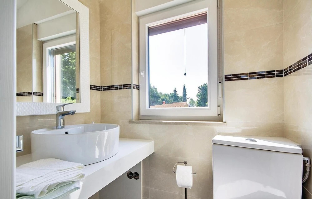 Awesome Home in Premantura With Wifi and 5 Bedrooms