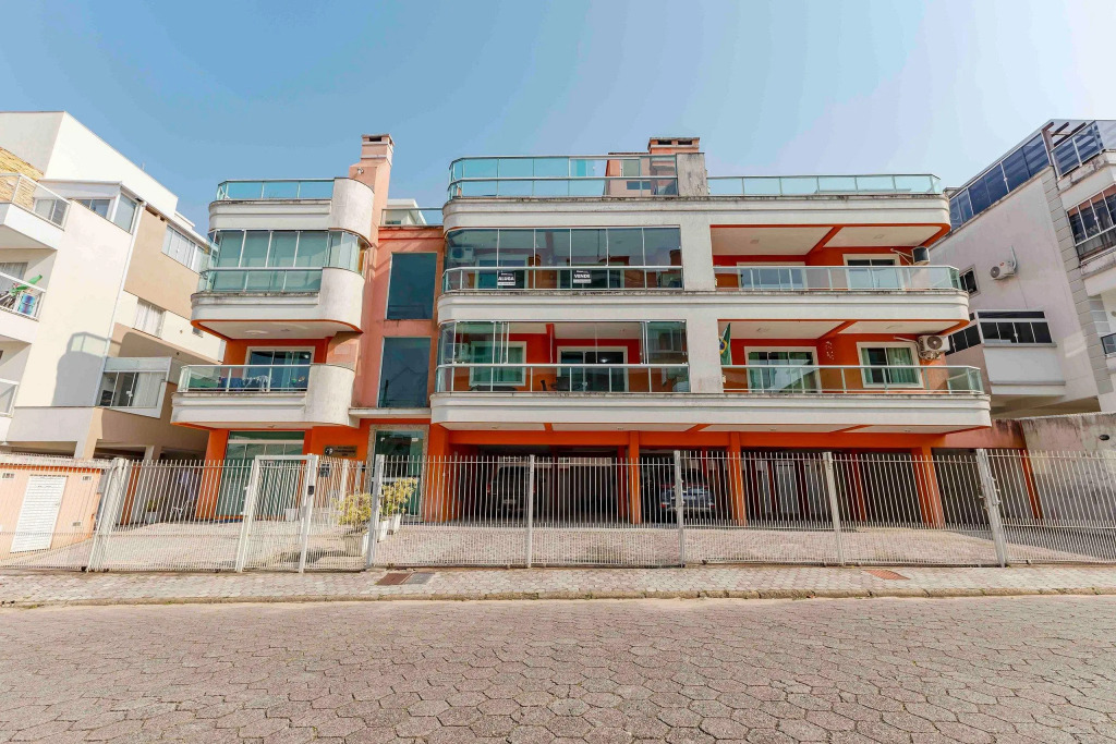 Espaçosa Cobertura Duplex com Piscina Privativa