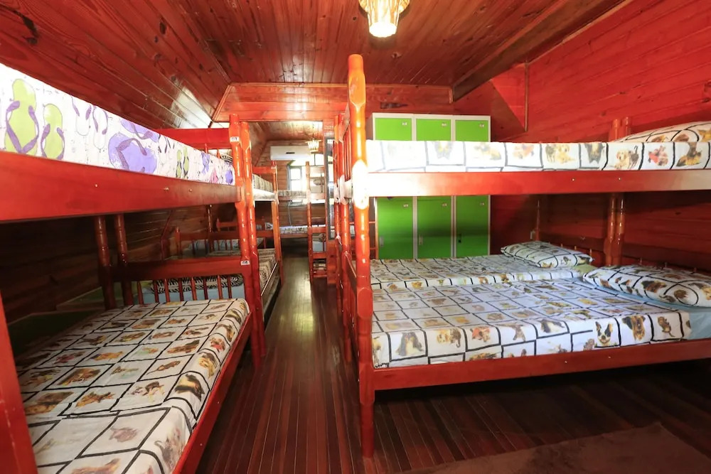 Chalé da Praia Pousada & Hostel
