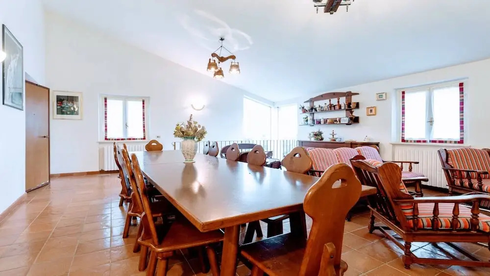 Villa Vallocchia - sleeps 18. Exclusive pool/grounds. Spoleto 10 mins. Rome 1 hr