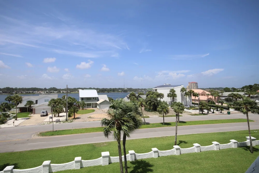 544 El Matador 1 Bedroom Condo by RedAwning
