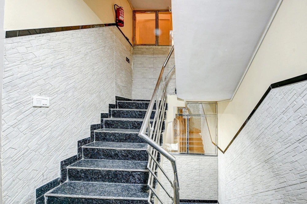 Fabhotel The King Residency