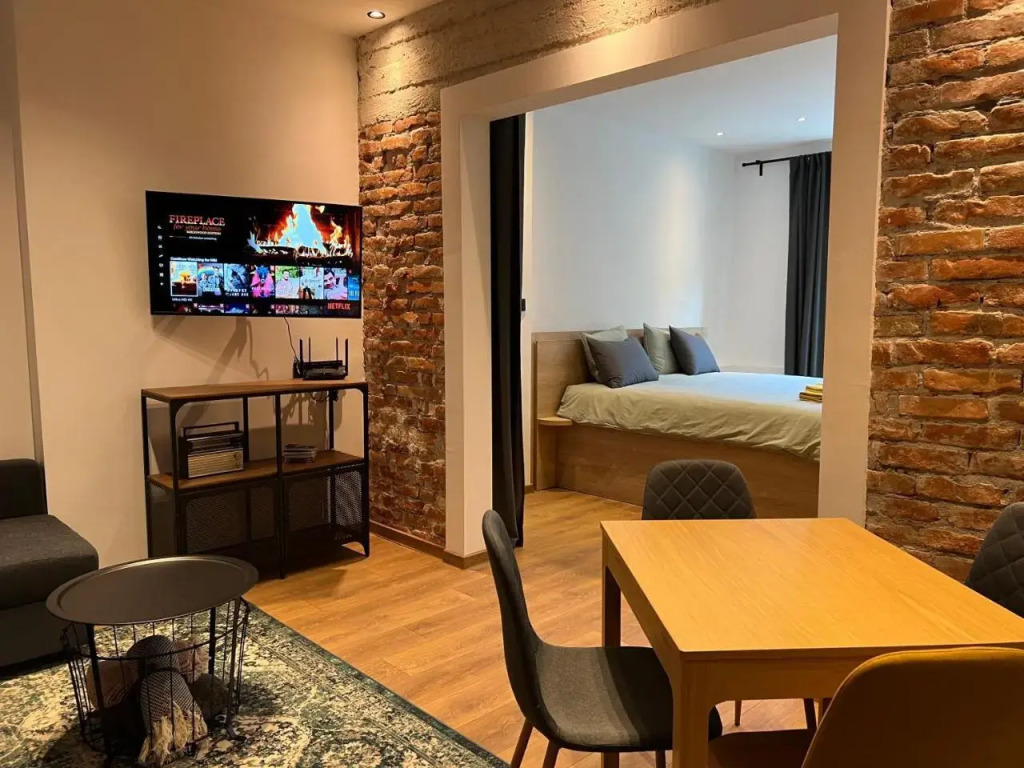 Home 12