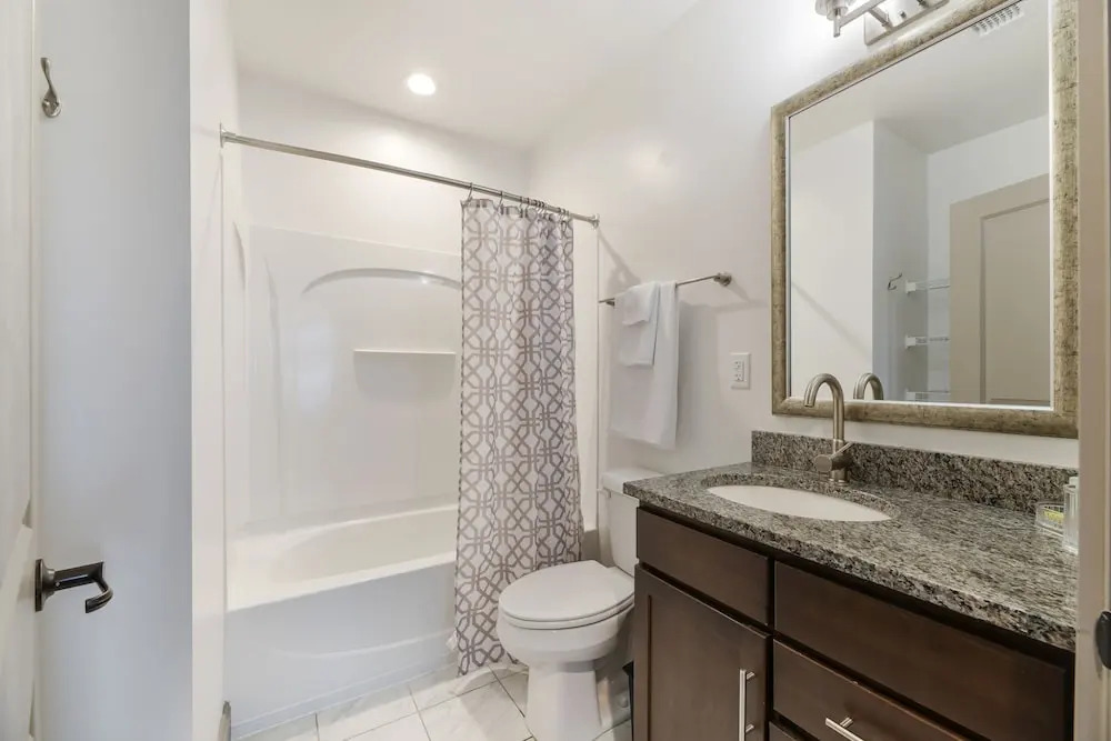16th St Luxury Rentals