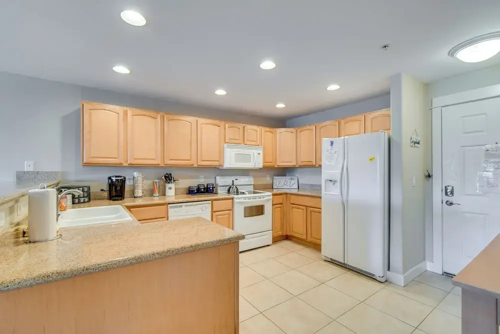 Westport Vacation Rental: Walk to Beach!