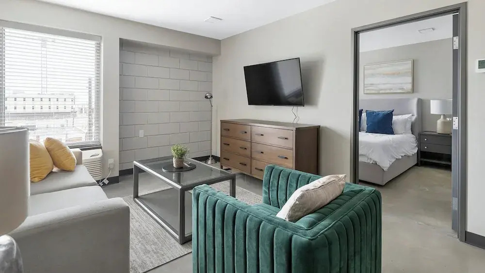 Landing Amazing 1BD Game Room Courtyard