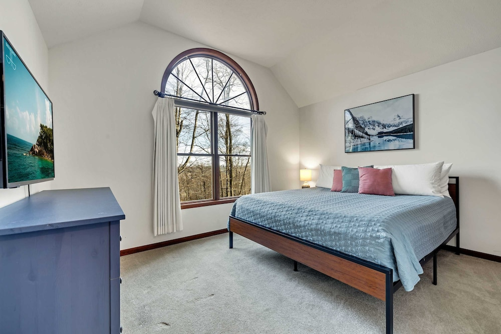 Spa Retreat With Hot Tub Sauna and Game Rooms