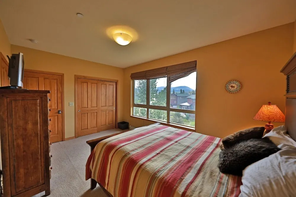 Winterstar Townhome 3 Bedrooms 3.5 Bathrooms Townhouse