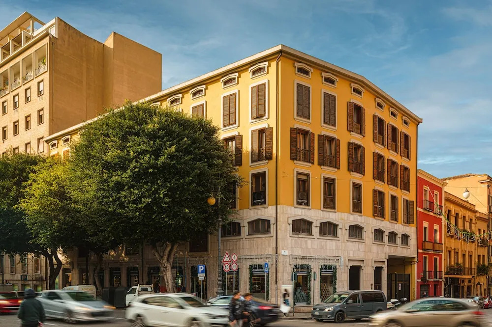 Urban Karalis by Accomodo